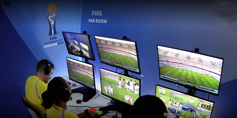Cách VAR tại World Cup 2026 hoạt động